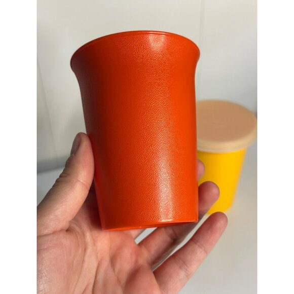 VTG Tupperware Mini Tumbler Set 2 Orange Yellow Cup w/ Lid Spout USA 80s Retro - Picture 4 of 8